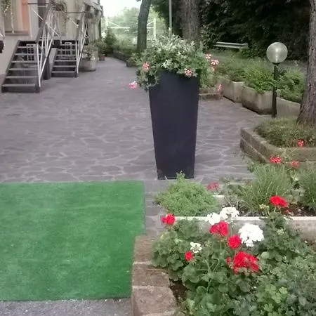 Отель La Passeggiata Дезенцано-дель-Гарда